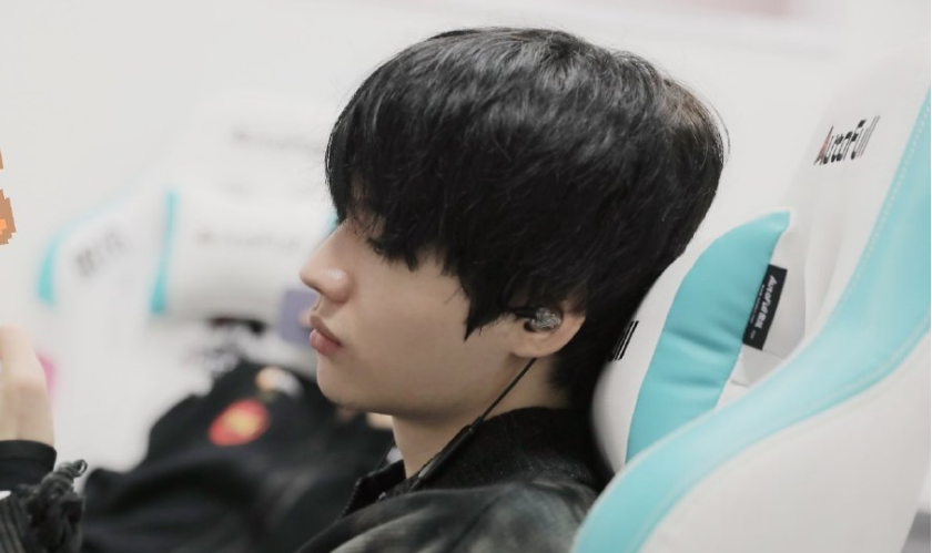 刘青松状态火热fpx胜lng宁王列出强队名单fpx居首