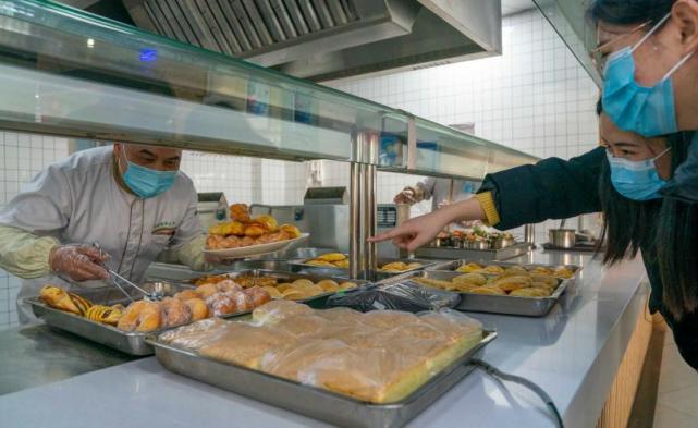 宿舍贴福字食堂有好菜上海海洋大学千名学生留校过小年