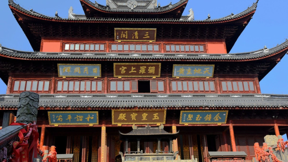 而且听当地老人说,这里之前还有一座"弥罗宝阁",也是三层,非常的精致