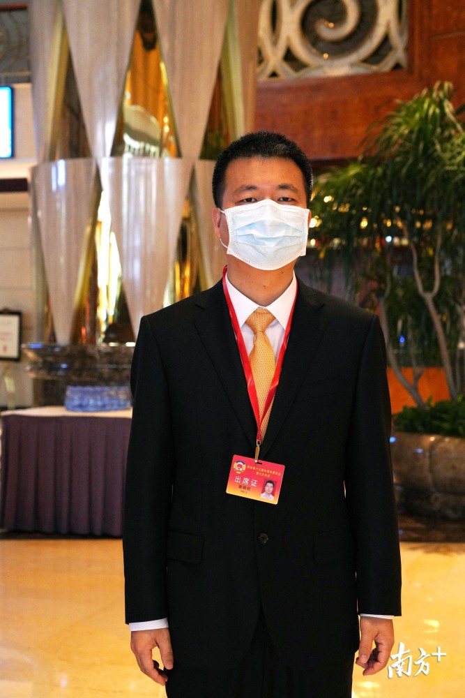 民主建国会东莞市委会委员,东莞市不动产登记中心副主任谢晓明告诉