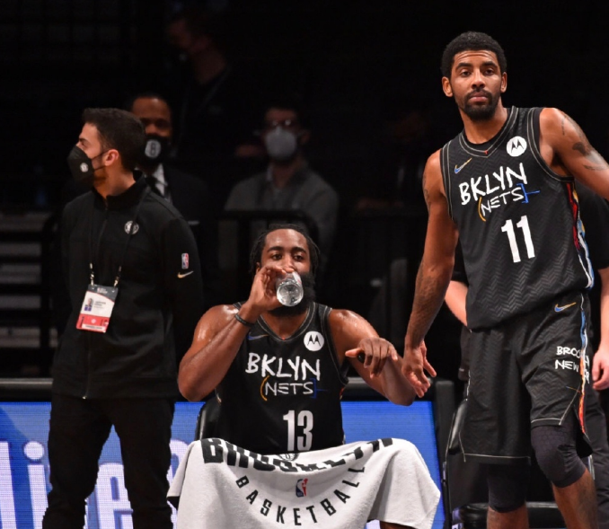 篮网打不过湖人苏群三巨头若形成核聚变谁也赢不了篮网