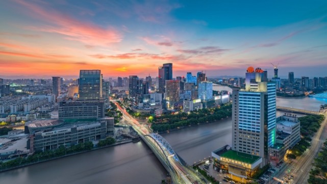 宁波的市中心在哪，是鼓楼和天一广场，还是在老外滩和东部新城？_腾讯新闻
