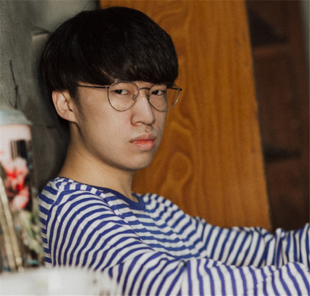 还拉上了林炜翔