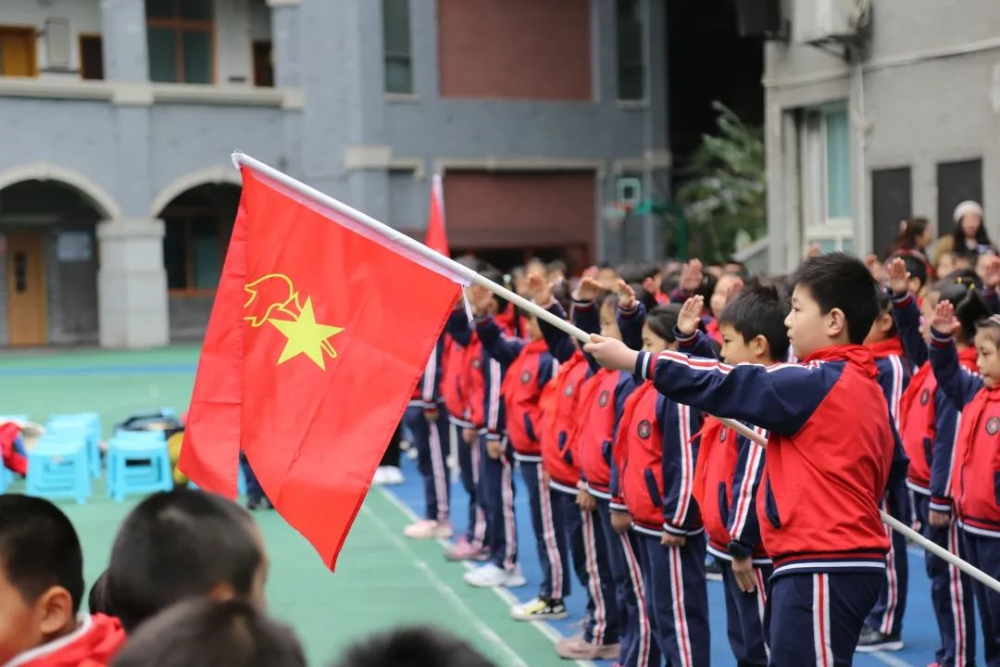 众所周知,渝中无弱小,同样来自渝中区的德精小学口碑一直居高不下,它