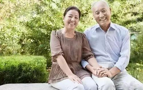 65岁退休老人几次相亲失败,他明白了,老年人婚恋如同交易