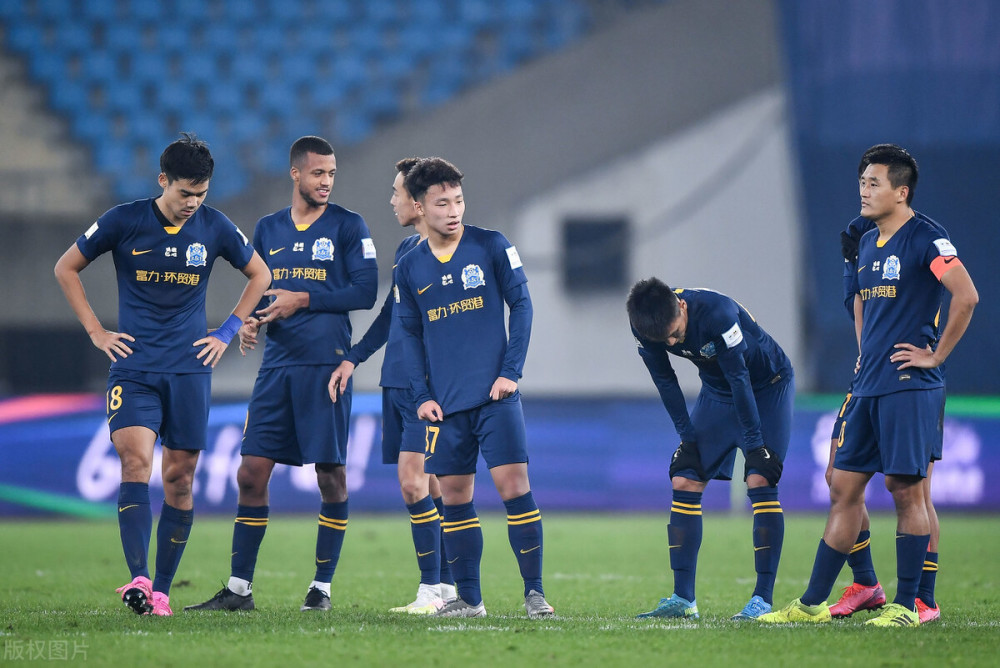 最新中超转会:广州两队4人加盟中甲,山东泰山中卫或投奔恩师_腾讯新闻