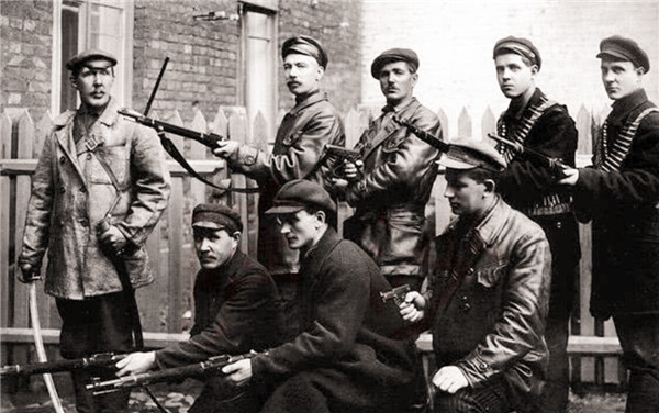 1979年,克格勃用20分钟"刺杀"总统阿明,其妻子儿女无一幸免_腾讯新闻