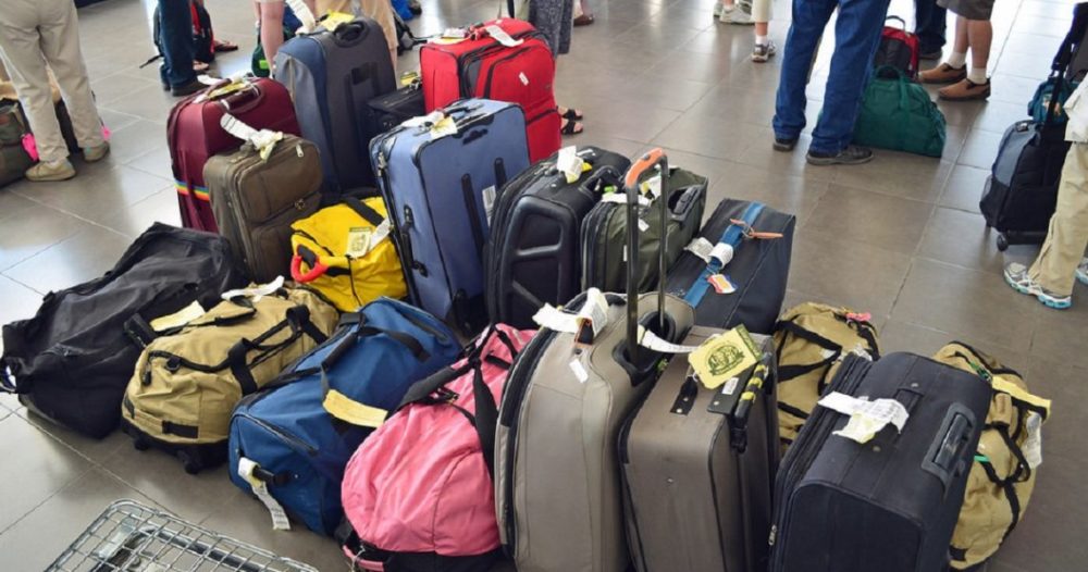 一般旅客都知道行李不能超重,但很少察觉这与飞安相关_腾讯新闻