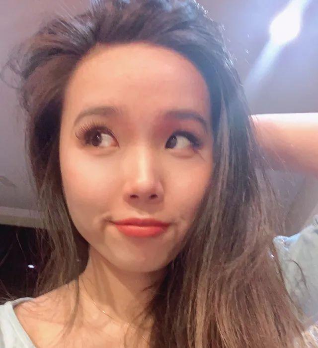 对烤肉姐来说,长期生活在美国,对美国国情,人情的