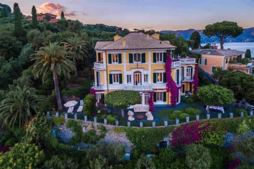 杨超越背后金主竟是"京城四少"之一,豪掷5亿买海外豪宅,比肩王思聪!