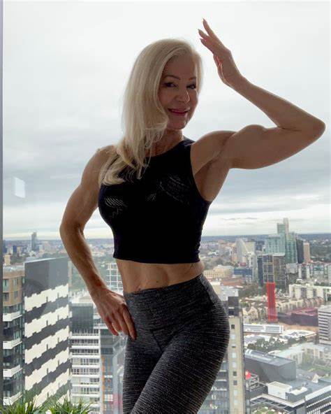 65岁老奶奶成健身网红!感慨:25年的健身,让我年轻了30岁