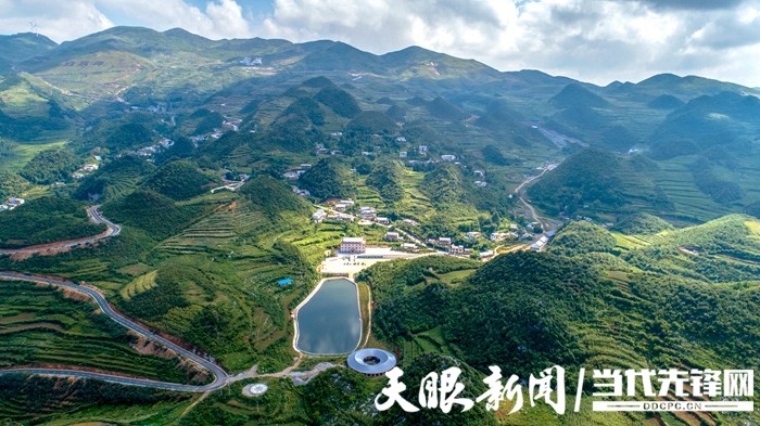 六盘水市钟山区大湾镇海嘎村,坐落在韭菜坪半山腰,是贵州海拔最高的