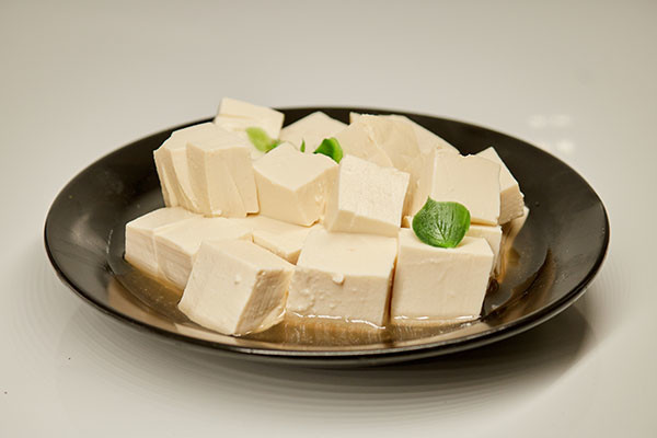 甲亢|甲亢和甲减，哪个对身体伤害更大？饮食上，会有什么区别？