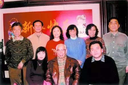 他曾任上海市委书记5个儿女却无一人为官都是工人农民