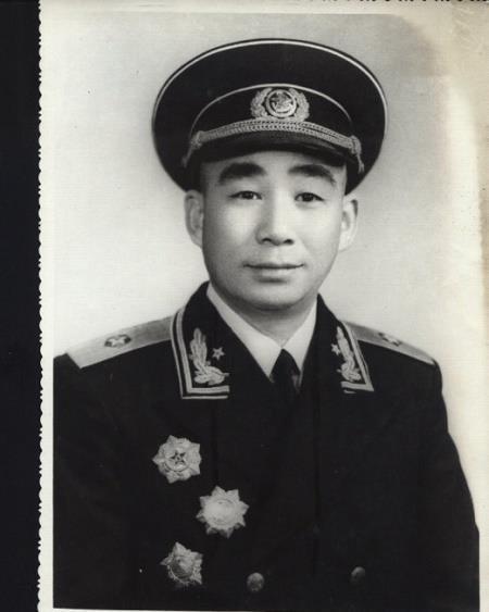 他是开国少将,但他两个连襟,一个开国中将,一个开国上将_腾讯网