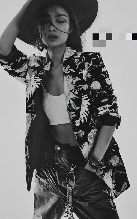 32岁倪妮新封面显单薄,贵妇造型花哨被嘲土,秀马甲线野性十足