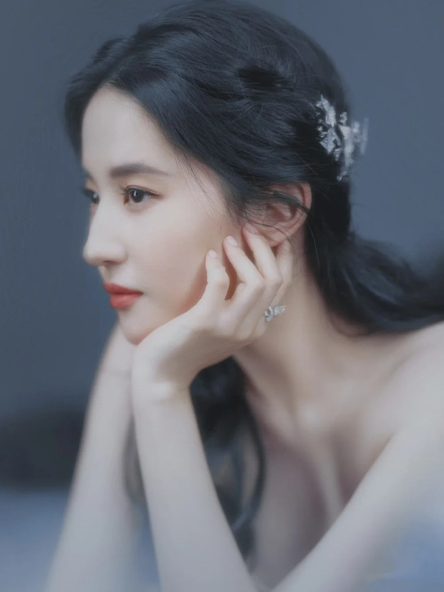 每个都有自己的特点丹凤眼有格调桃花眼朦胧柳叶眼魅惑