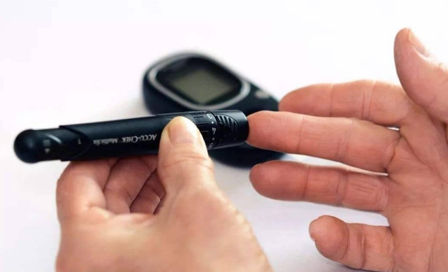 血糖|血糖新标准已出，到了这个年纪太高或太低都要注意，不妨了解一下！