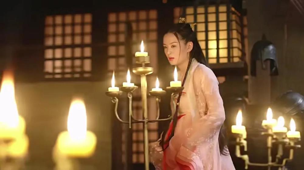 "将低声下气,甚至不惜放下身段跳忽兰舞,从贺兰箴那求来的改变和亲人