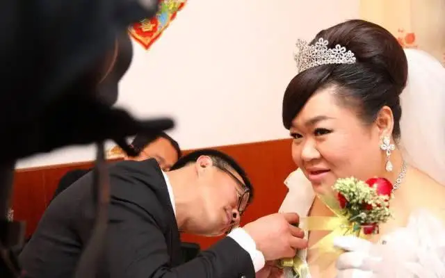 为夺冠心脏受伤,为爱减重50斤,如今生活幸福|举重|冠军|唐功红|孙爱民