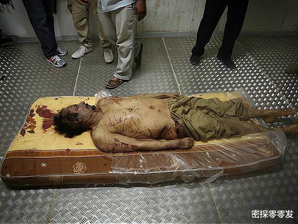 反对派连对死者的起码的尊重都没有,他们将卡扎菲与他的儿子穆塔西姆