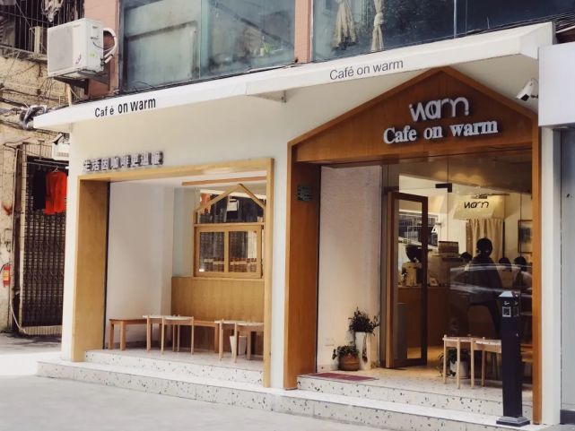 探店美团外卖月销超4700单的咖啡馆