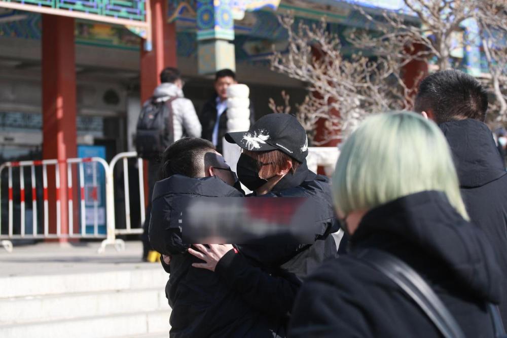 赵英俊追悼会举行黄渤王宝强陈思诚等现身悼念