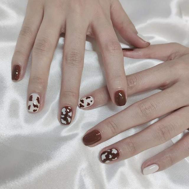 牛年必做奶牛纹美甲啦!可甜可酷!_腾讯新闻