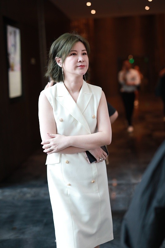 杜华看不起破浪组姐姐?对抗乘风组这策略,话里有话太伤人_腾讯新闻