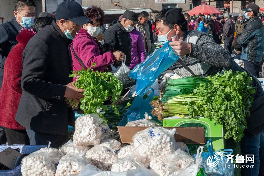 威海经区腊月大集年味十足_腾讯新闻