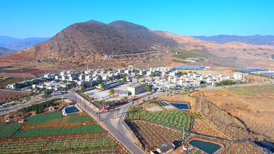 近年来,宾川县在不断完善金牛镇彩凤村委会尼萨村基础设施的同时,激发