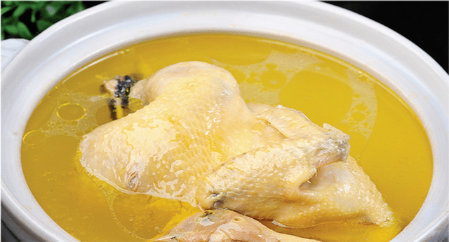 的第一道菜就是鱼肉,而且还需要是全鱼,不能砍碎,清蒸或者红烧都可以