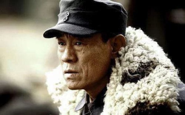 杜志国真正出演影视剧的时间比较晚,1985年,杜志国出演了第一部电视剧