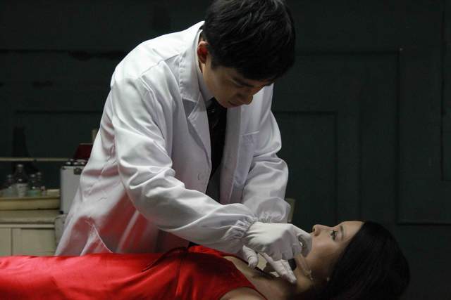 女孩明明没死,却被送进停尸房,还给她注射防腐剂,犯罪惊悚片