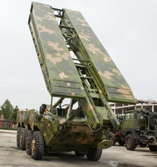 车已经渐渐落后于时代了,于是就有了gam003型履带式重型自行舟桥系统