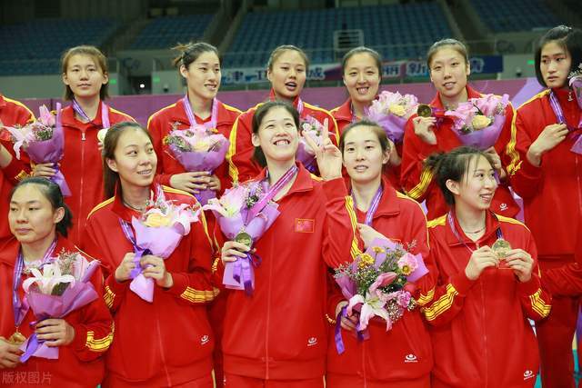 女排奥运冠军人数排名:两大劲旅排名第一,十三冠王仅仅名列第五