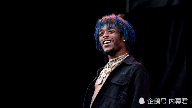 图为26岁的美国说唱歌手利尔·乌兹·维特.