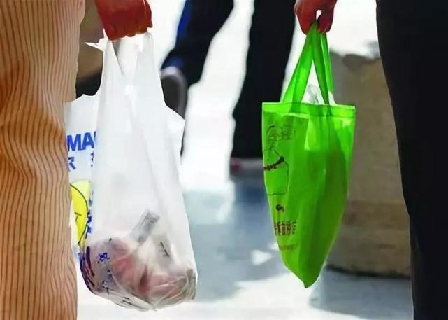 全国"限塑令"正式升级!替代品浮出水面,价格飙升后仍供不应求