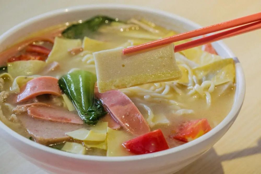 "涟水三件宝,曲酒捆蹄加鸡糕",烧杂烩是淮安人过冬天的必备美食,鸡糕