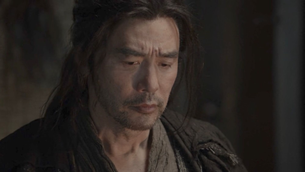 而身为古装玄幻剧的《罗大陆》,肖战饰演的唐三在剧中居然喊钟镇涛