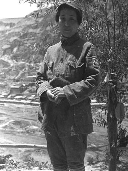 八路军女战士原版老照片!_腾讯新闻