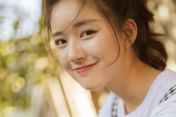 赵露思资源大好新剧开机 杨洋降咖当男主 没成想女二颜值却更高 腾讯新闻