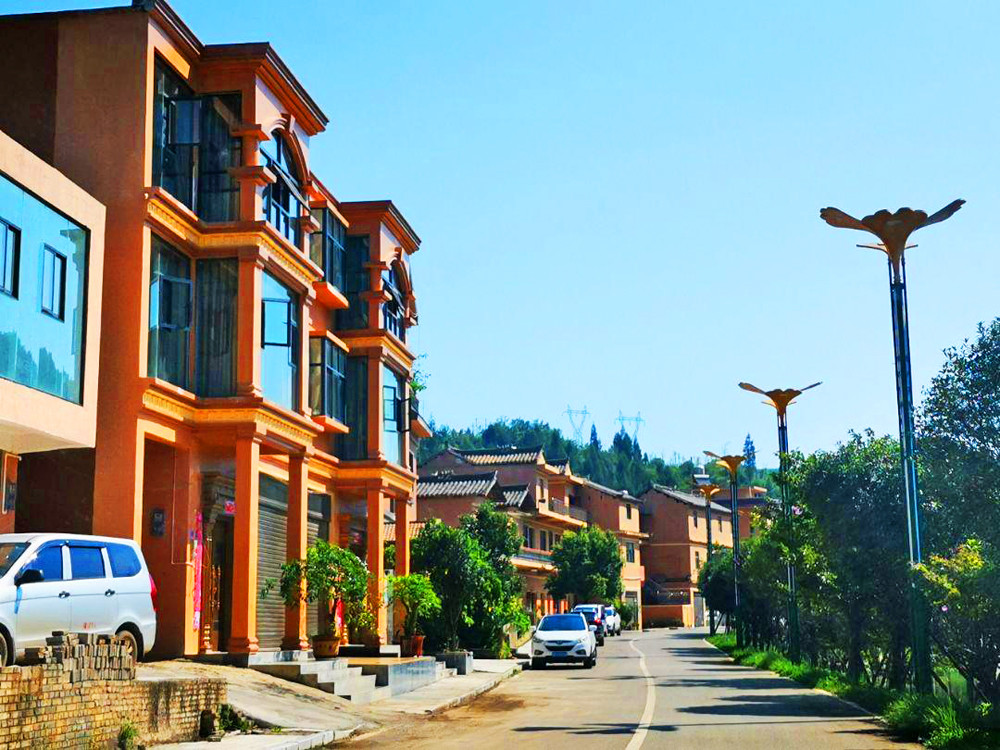 而盘州市的全国综合实力千强镇只有一个名额,这个镇并不是盘县老县城