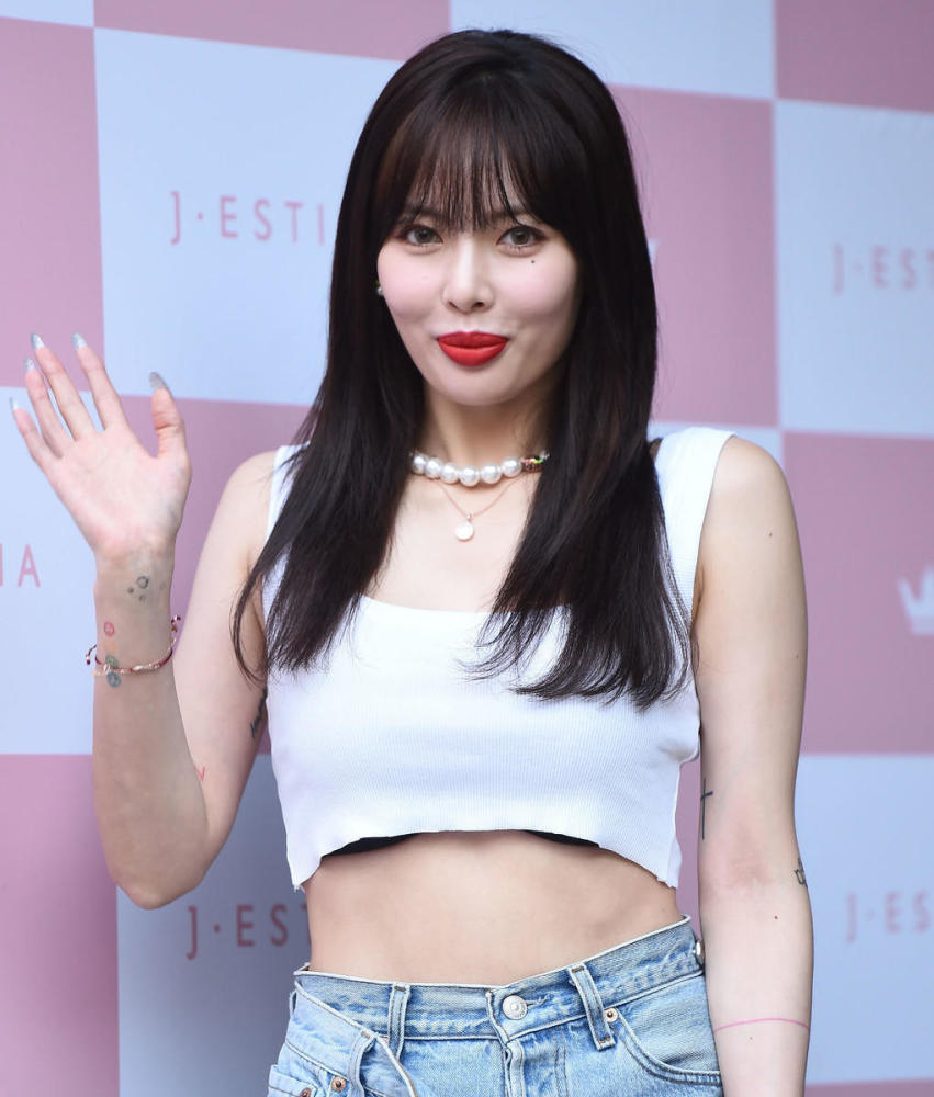 金泫雅不愧是性感尤物!