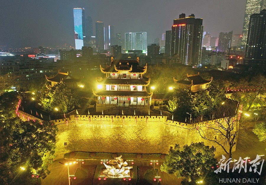 天心阁景区首次夜间免费开放_腾讯新闻