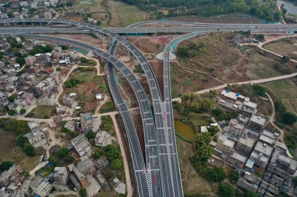 云茂高速罗定段 2021年1月 / @依歌摄云茂高速(罗信高速)是广东省"