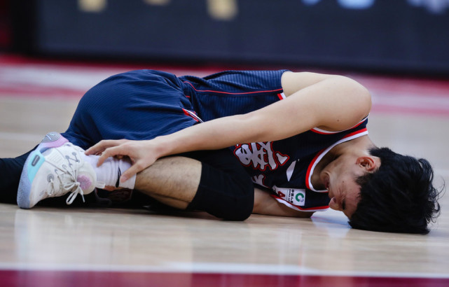 (5)郭艾伦(辽宁队):2月5日比赛中遭遇脑震荡.医生意见休息.