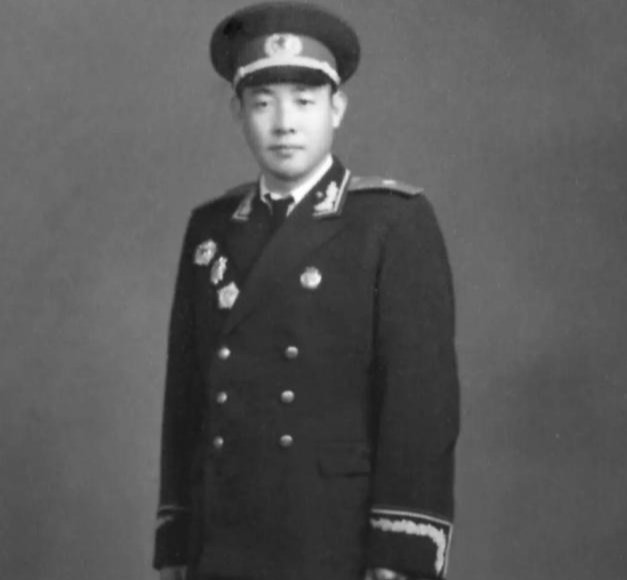 救过开国上将韩先楚的命,韩先楚却先后两次要枪毙他_腾讯网