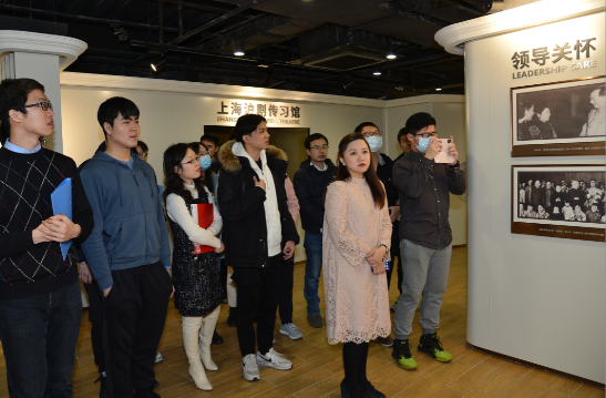 北大学生走进上海沪剧院新址唱起沪剧读起繁花