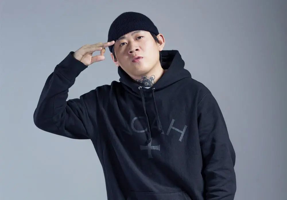 派克特说唱作品内容深刻程度屈指可数,自身的flow也被圈内成为教科书